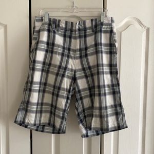 Urban Pipeline Men’s Shorts - plaid blue and white - Size 32
